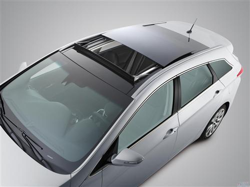 中国汽车天窗配置率达50以上全景天窗将成主趋势